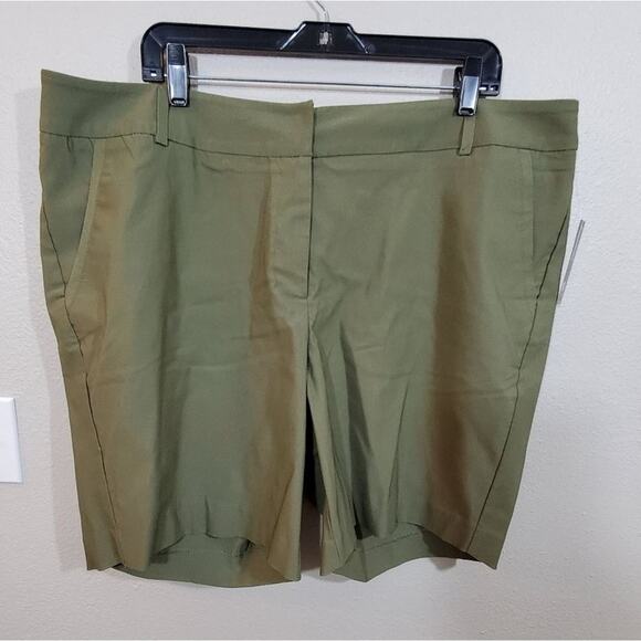 new directions Pants - NEW Directions curvy khaki green‎ shorts plus Size 18W New!!!